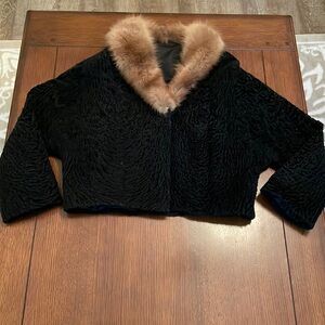 Formal blazer / jacket with genuine fur trim. Textured velvet. No tags. Medium?